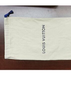 Box Louis Vuitton bag 39cm*22 cm